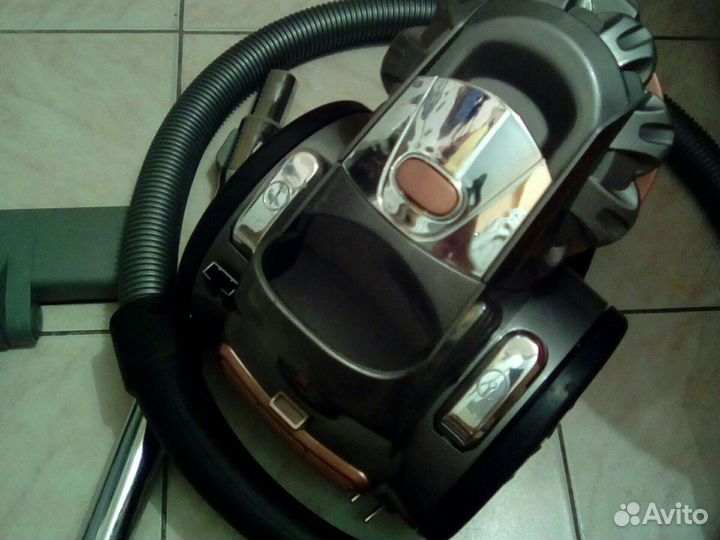 Пылесос Redmond RV c331