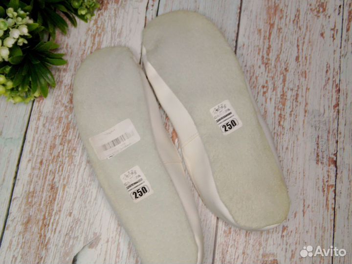 Чешки белые 39 (25 )новые