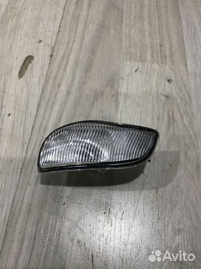 Повторитель поворотника в Крыло в Зеркало Renault