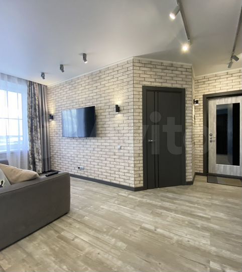 2-к. квартира, 61 м², 10/17 эт.