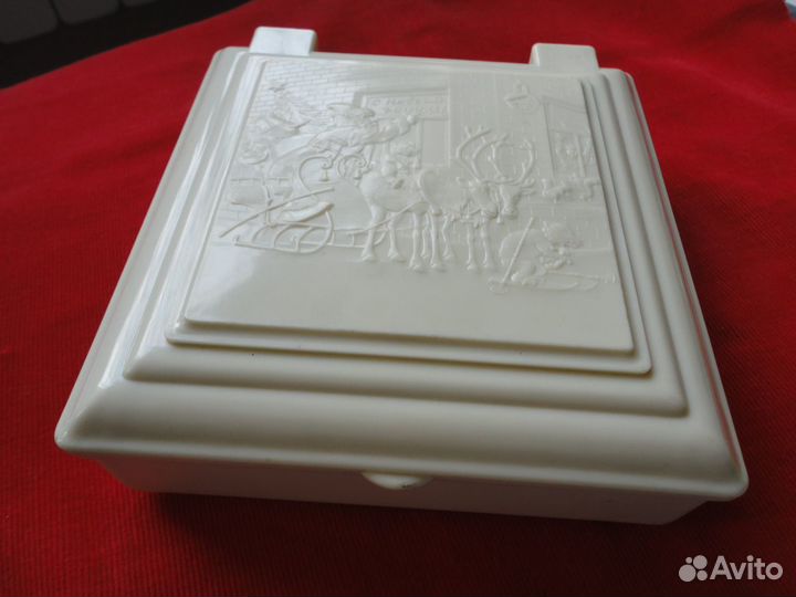 Шкатулки, ларцы. пудреница. см. фото