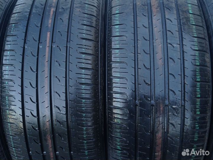 Goodyear EfficientGrip SUV 4x4 225/55 R19 99V