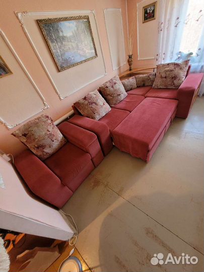 Диван с креслом
