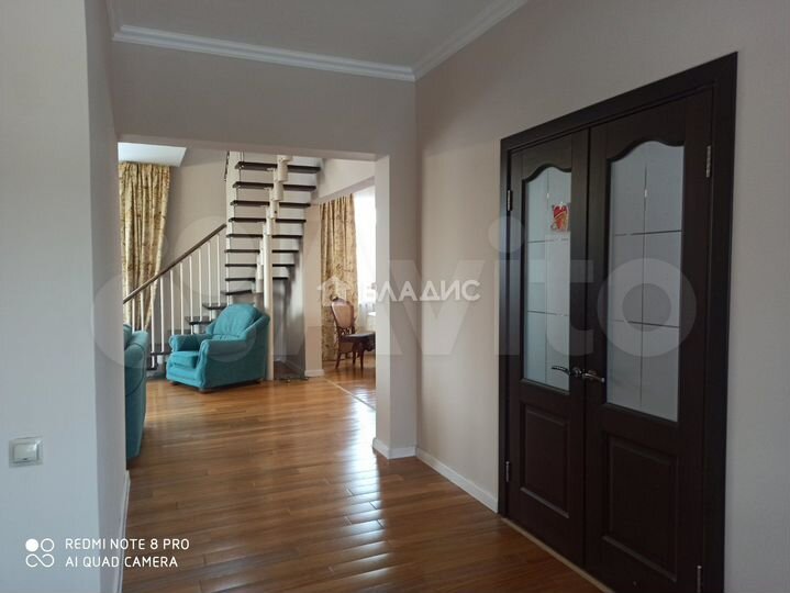 Дом 200 м² на участке 8 сот.