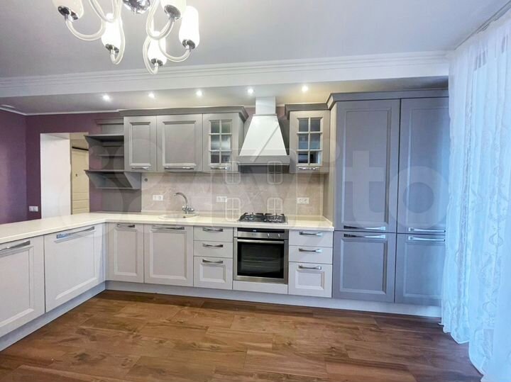 2-к. квартира, 80,7 м², 9/9 эт.