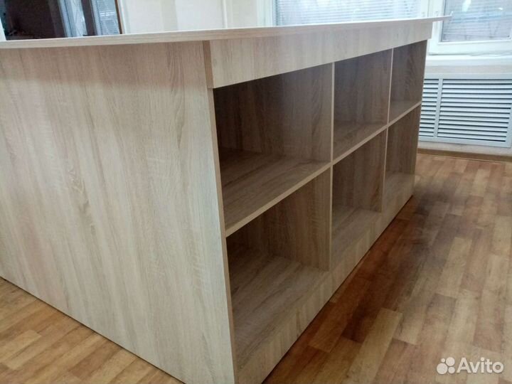 Стол для раскроя со сквозными полками, новый