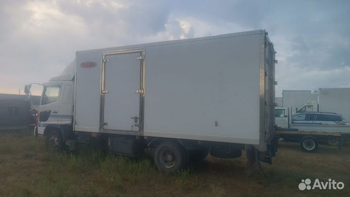 Hino 300 (Dutro), 2005