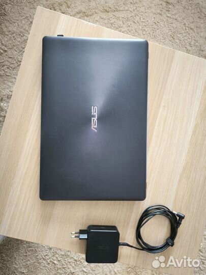 Ноутбук asus X550C