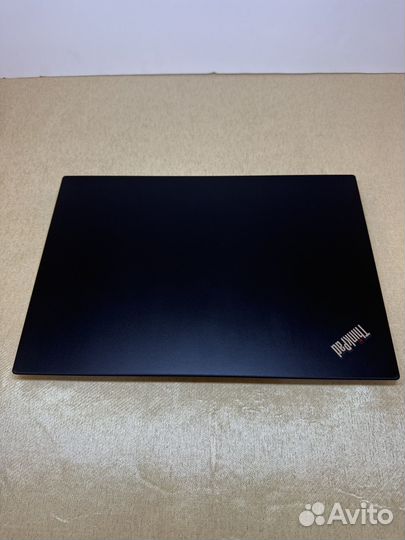 Lenovo t14 ryzen 7 32RAM (2021)