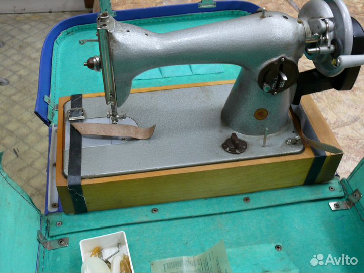 Швейная машинка Подольск 2м