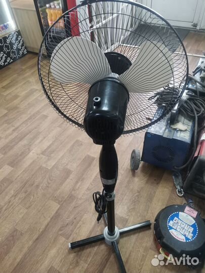 Вентилятор напольный Centek