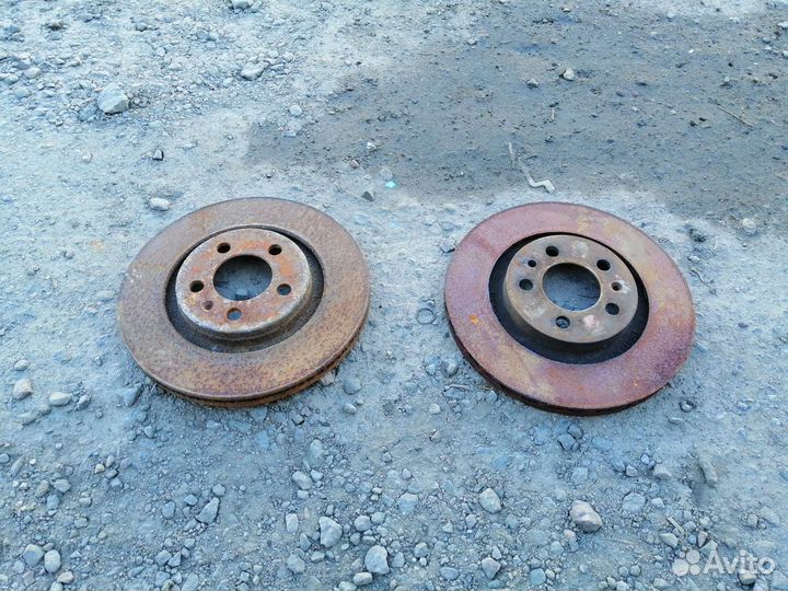 Диски тормозные передние Volkswagen Bora / Golf 4