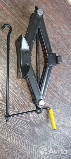 Домкрат винтовой меркур 1.8 тонны