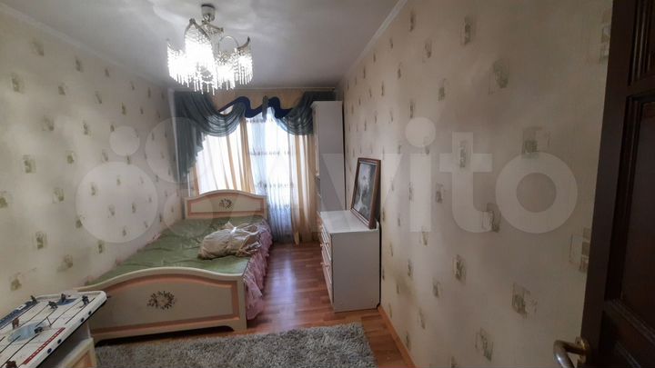 4-к. квартира, 107 м², 3/6 эт.