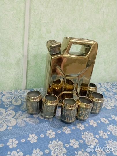 Графин с рюмками