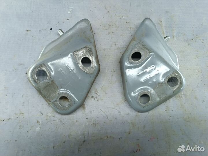 Кронштейн торпедо Volkswagen Jetta