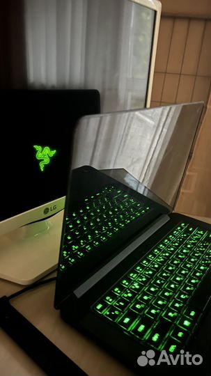 Rayzer ноут gtx870 / i7 8cpu / 512m2 / 8ddr3 / 4k