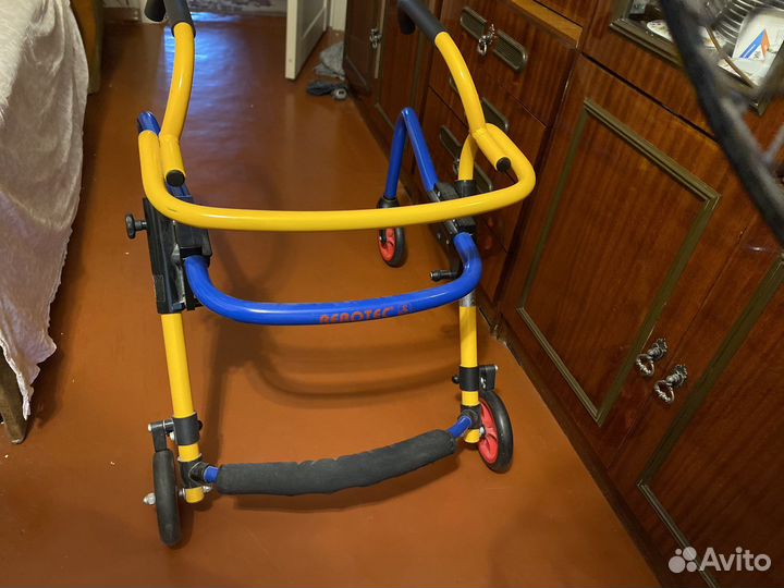 Инвалидная коляска для ходь