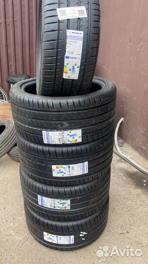 Michelin Pilot Sport 4 S 285/35 R20