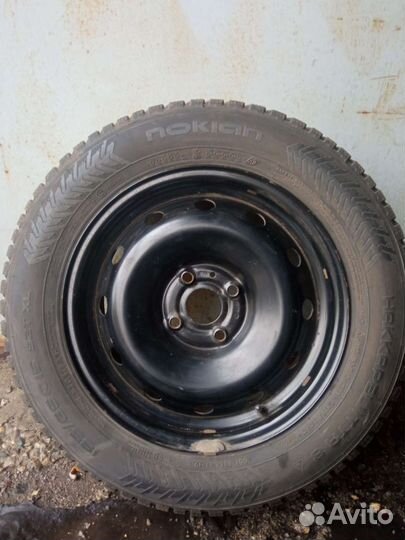 R15 Nokian Tyres Hakkapeliitta 8 185/65, PCD 4x100 DIA 54.1