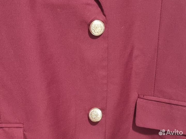 Малиновый пиджак в стиле 90х