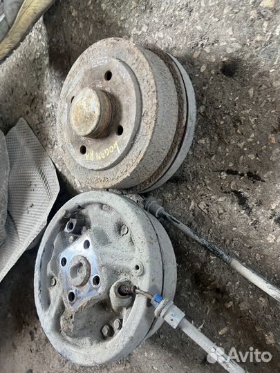 Задняя ступица в сборе правая Renault Logan 1