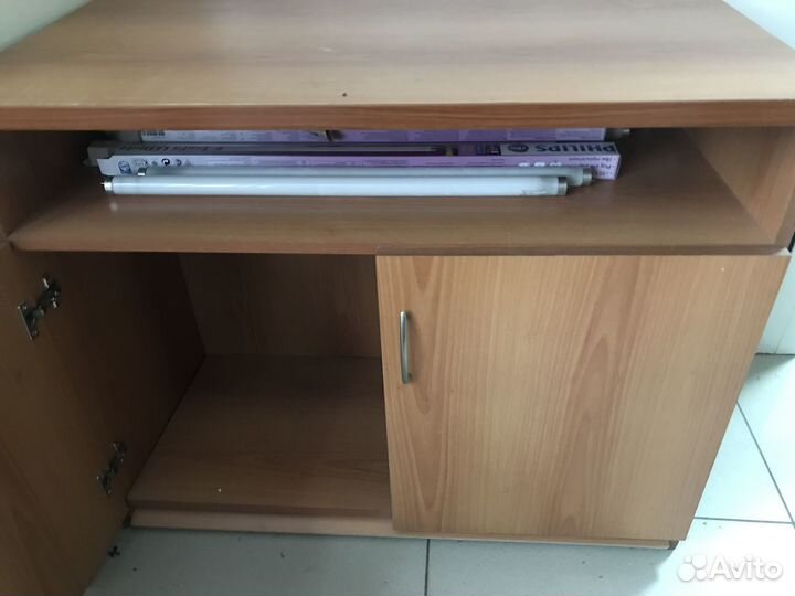 Тумба под оргтехнику