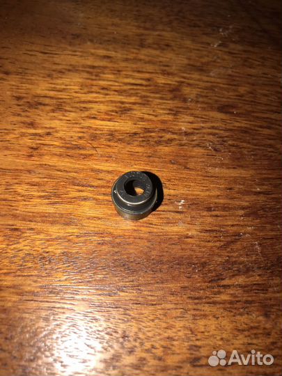 Маслосьемные колпачки