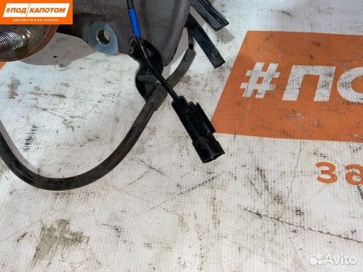 Кулак передний правый Mitsubishi Outlander 3 2012