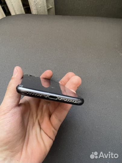 Телефон iPhone 8 64