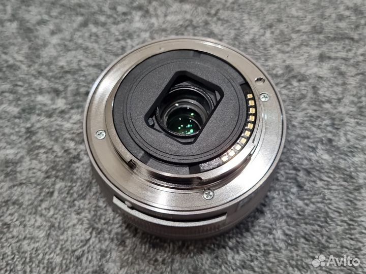 Sony selp1650 16 - 50 mm в серебряном цвете