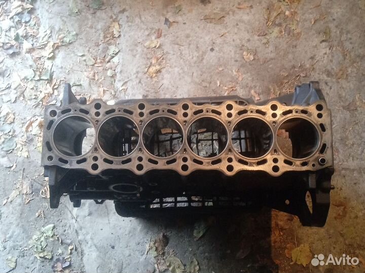 Продам блок,2-JZ ge vvti двс Тойота