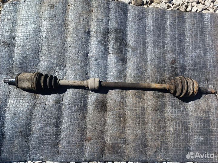 Привод, полуось правая Nissan almera n 16 МКПП