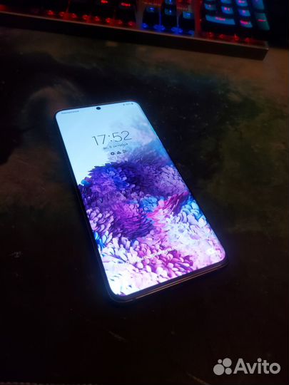 Samsung Galaxy S20, 8/128 ГБ