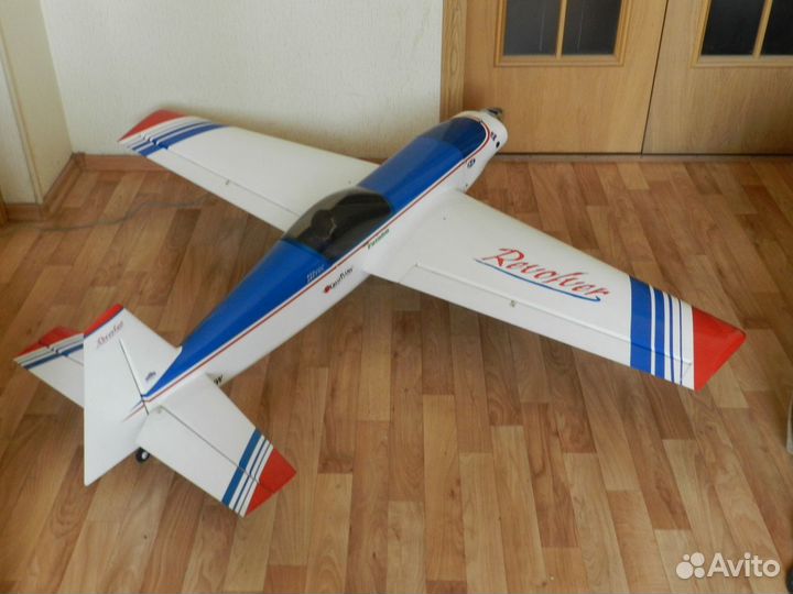 Радиоуправляемая модель самолета
