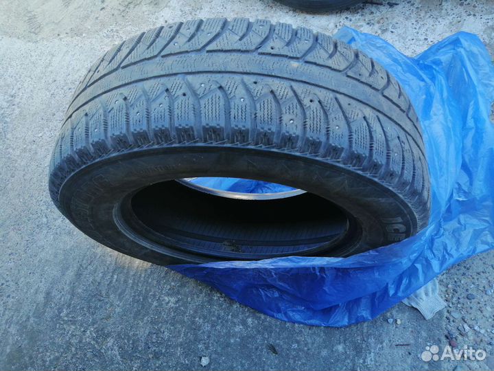 Bridgestone Ice Cruiser 7000 235/65 R17