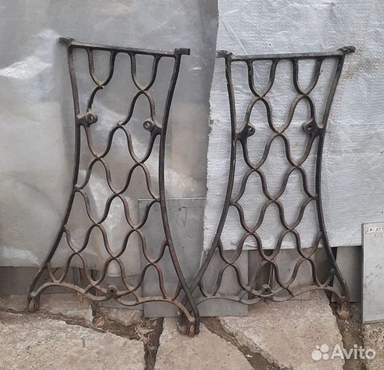 Чугунное литье- (ножки старинные )