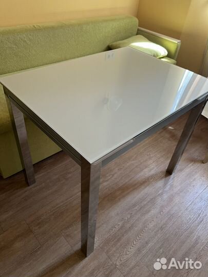 Кухонный стол