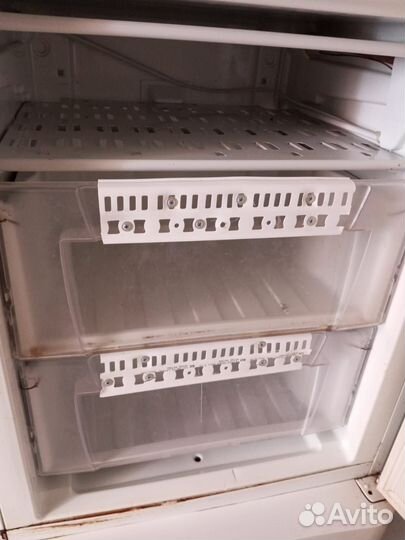 Холодильник indesit