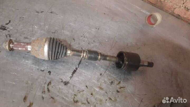 Полуось левая Mazda 3 BK 2005