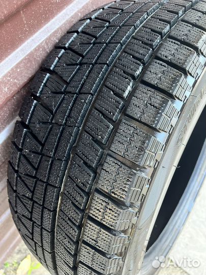 Bridgestone Blizzak Revo GZ 2.25/50 R17