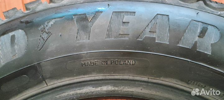 Goodyear Ultragrip Ice Arctic 215/65 R16 98T