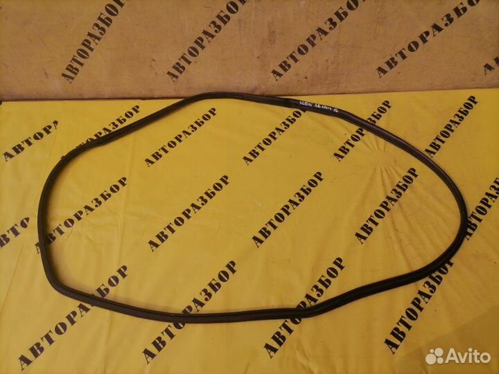 Уплотнитель резиновый Toyota Rav4 40 2013-2019 2.0