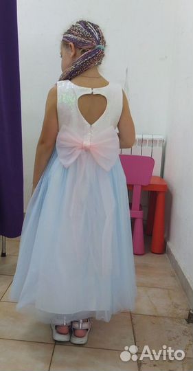 Платье для девочки нарядное 122-128 размера