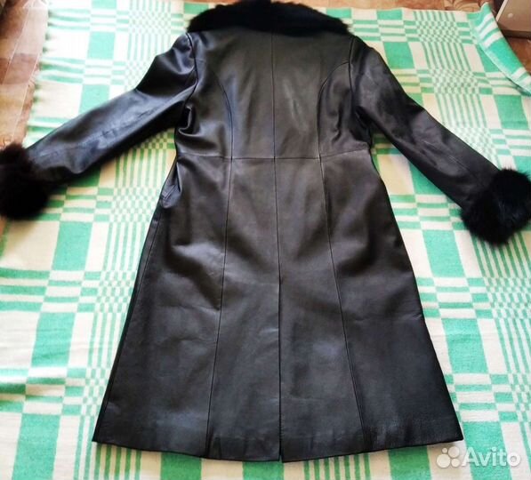 Кожаный плащ женский длинный