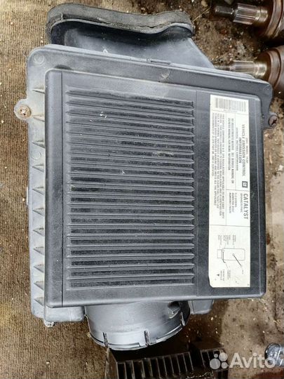 Корпус воздушного фильтра Chevrolet Tahoe 5.3L 200