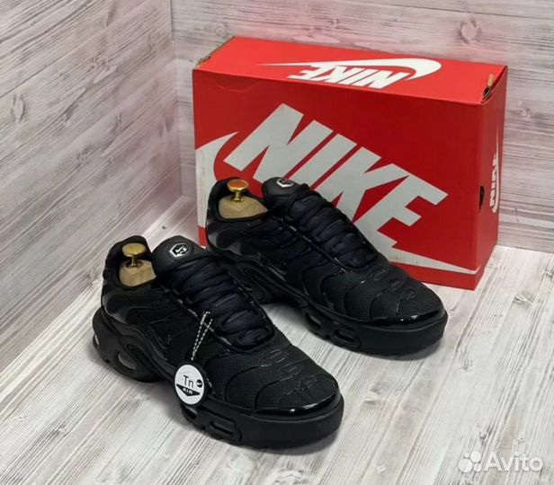 Кроссовки Nike Air Max Tn Plus