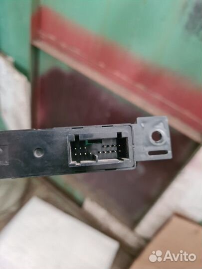 Кнопка аварийной сигнализации Land Rover Discovery