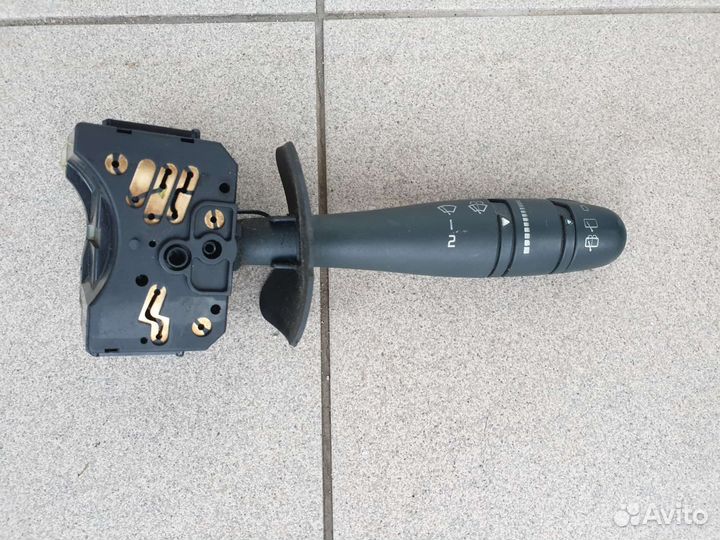 Renault Megane.Рено Меган.Переключатель дворников