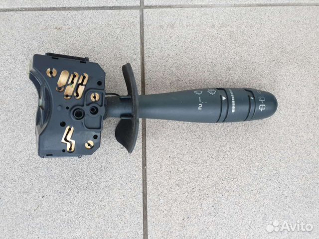 Renault Megane.Рено Меган.Переключатель дворников